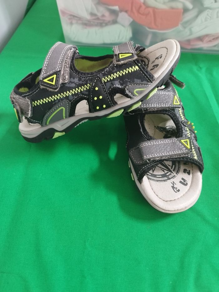 Pieds nus sandales garçon pointure 32 - photo numéro 2