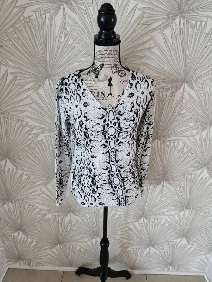 Joli pull col V Damod taille 36/38