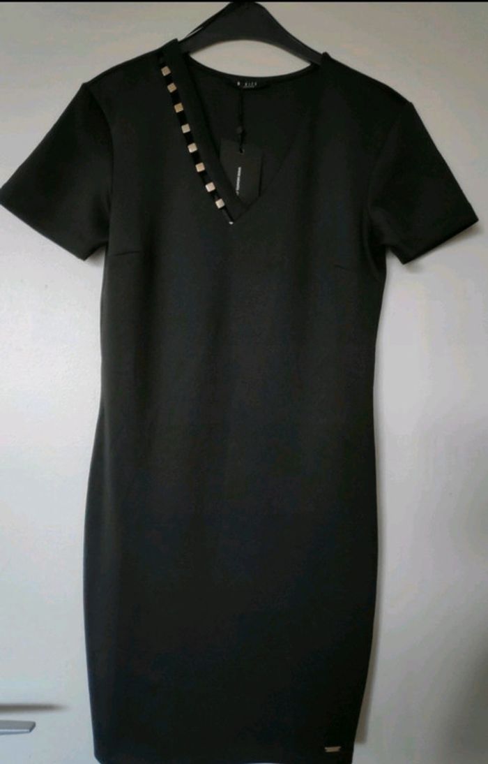 Robe noire L/40