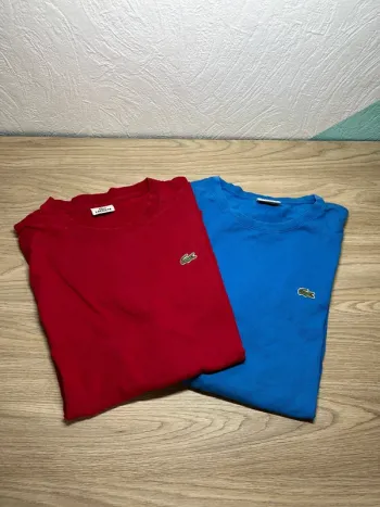 Lot de 2 T-shirts Lacoste - couleur, bleue et rouge