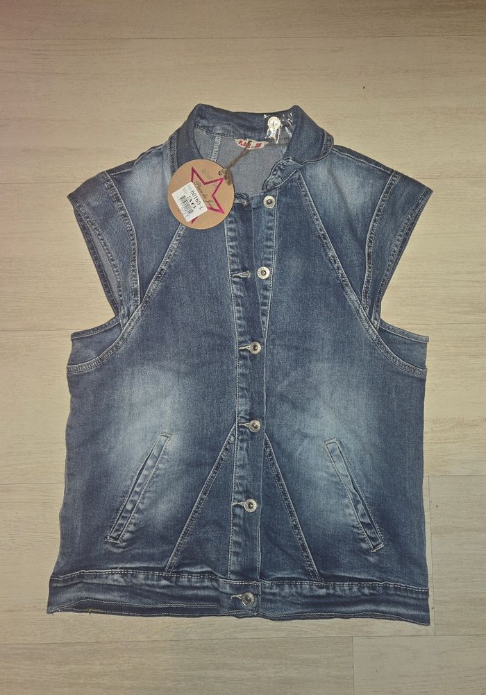 Veste sans manche en jean neuve