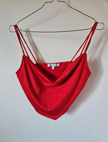 Crop top rouge Jennyfer - asymétrique, taille S