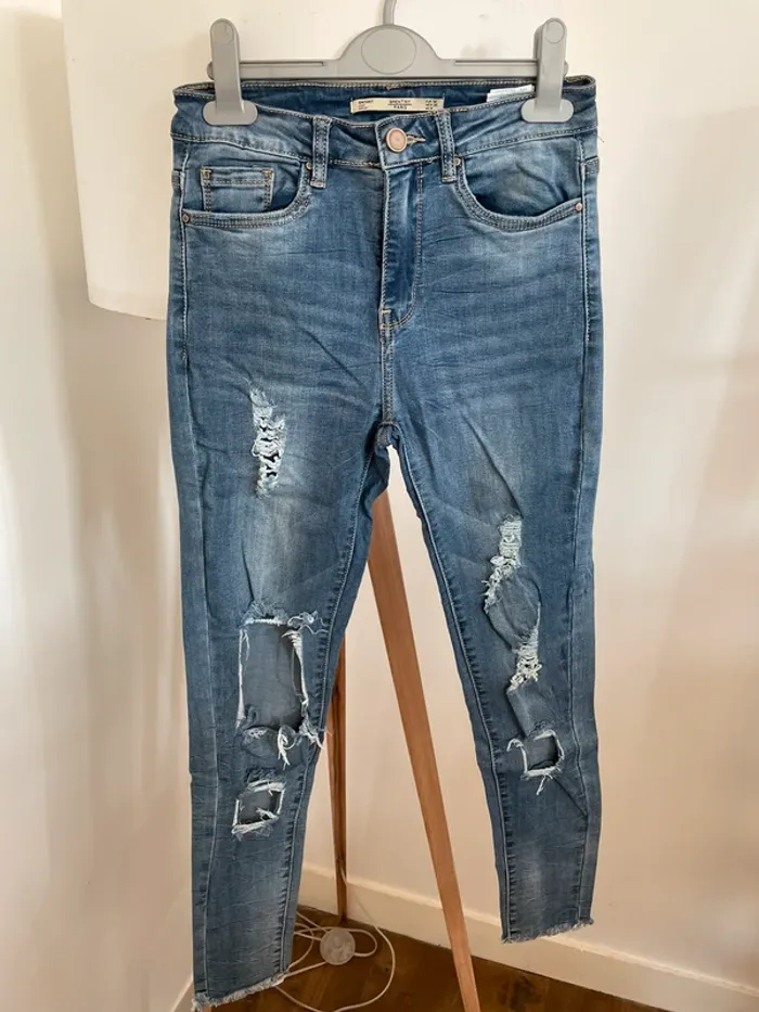 Jeans a trou