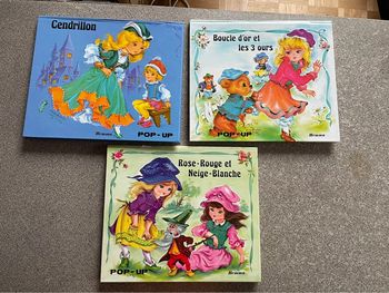 Lot de trois livres Pop Up