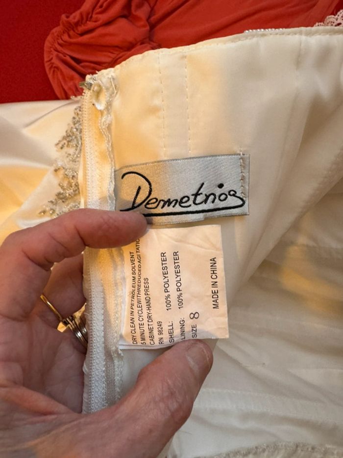 Robe de mariée neuve avec jupon gants et voile - photo numéro 19