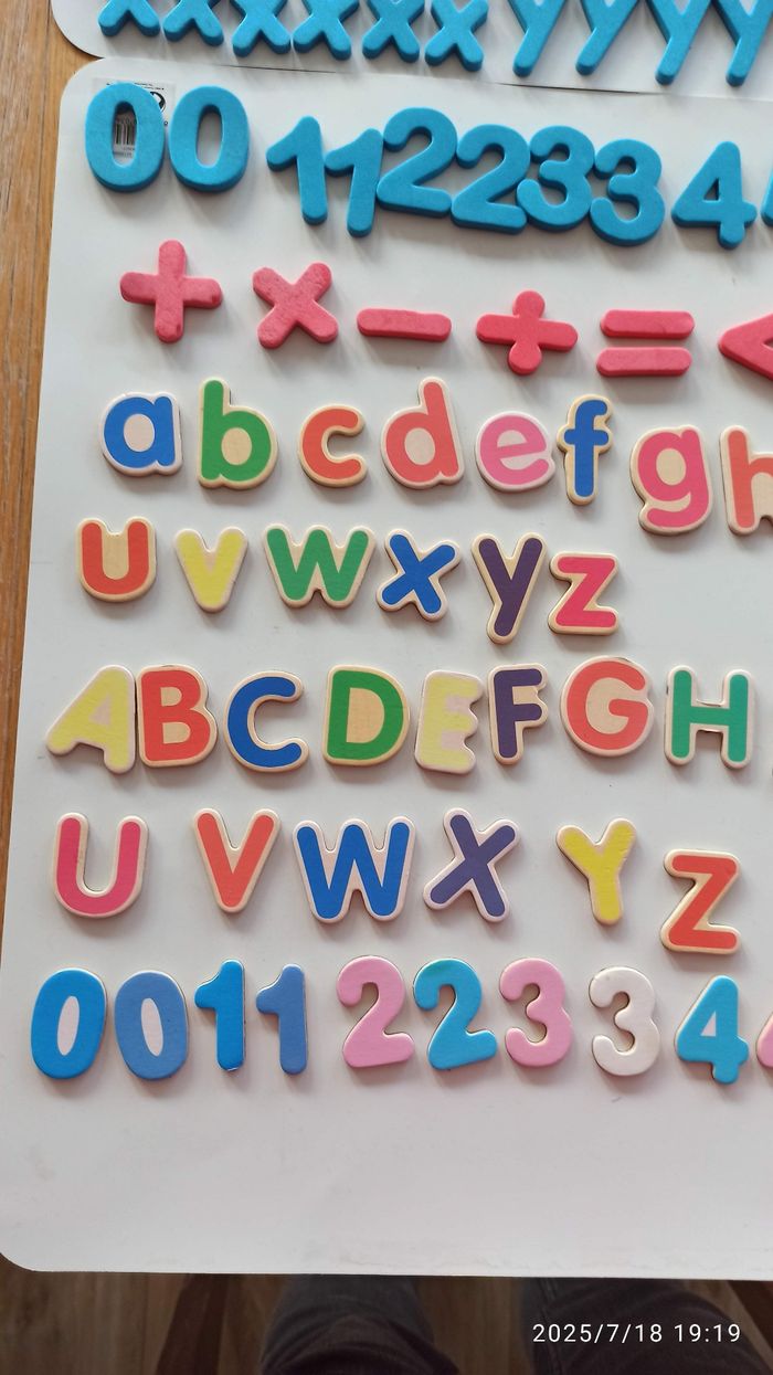 Gros lot de lettres et chiffres magnétique - photo numéro 8