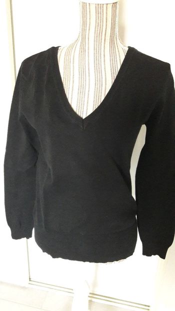 Pull col v noir taille unique tres bon état