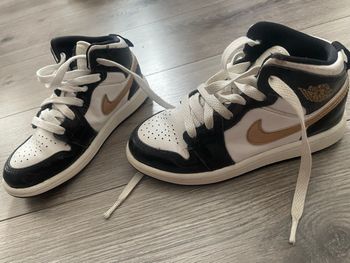 Air Jordan 1 mid (Ps) black gold 29,5
