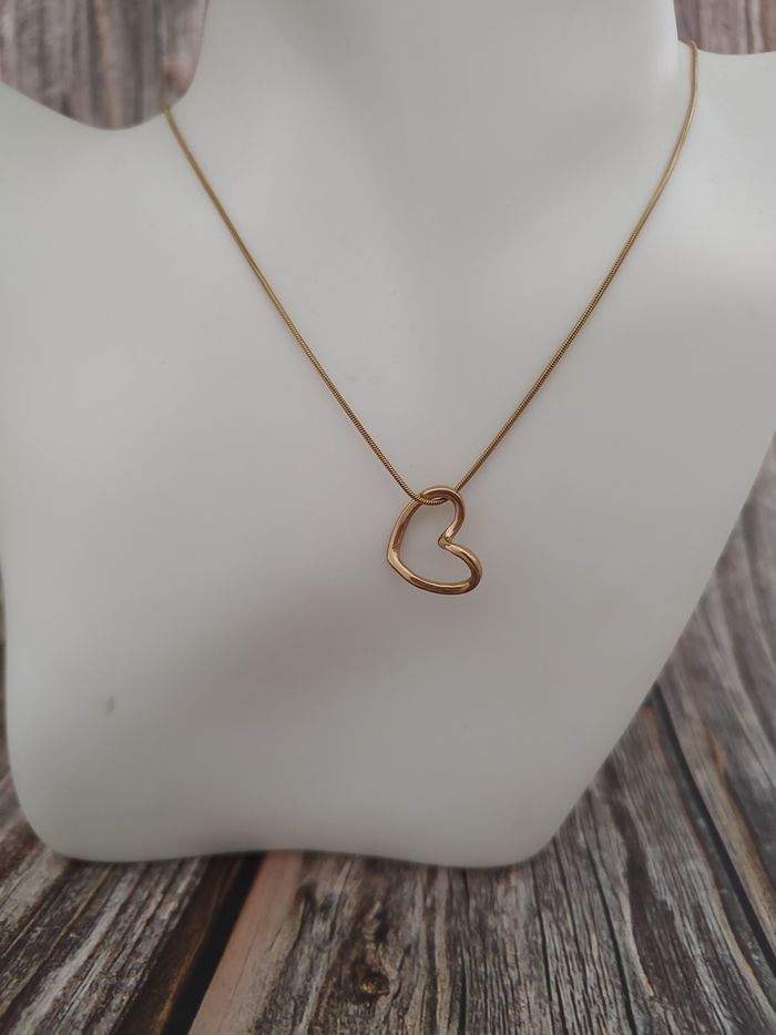 Collier cœur doré en acier inoxydable – Neuf - photo numéro 2
