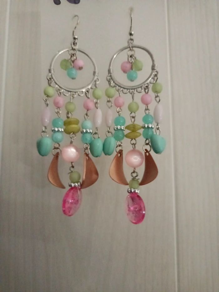 2. Boucles d'oreilles neuves
