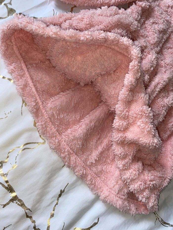 Robe entièrement en fourrure - photo numéro 2