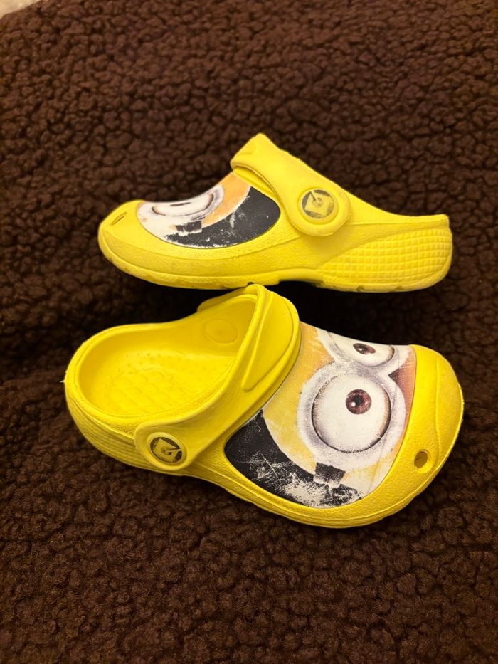 Sabots jaunes motif minions - Taille 24/25 - photo numéro 4