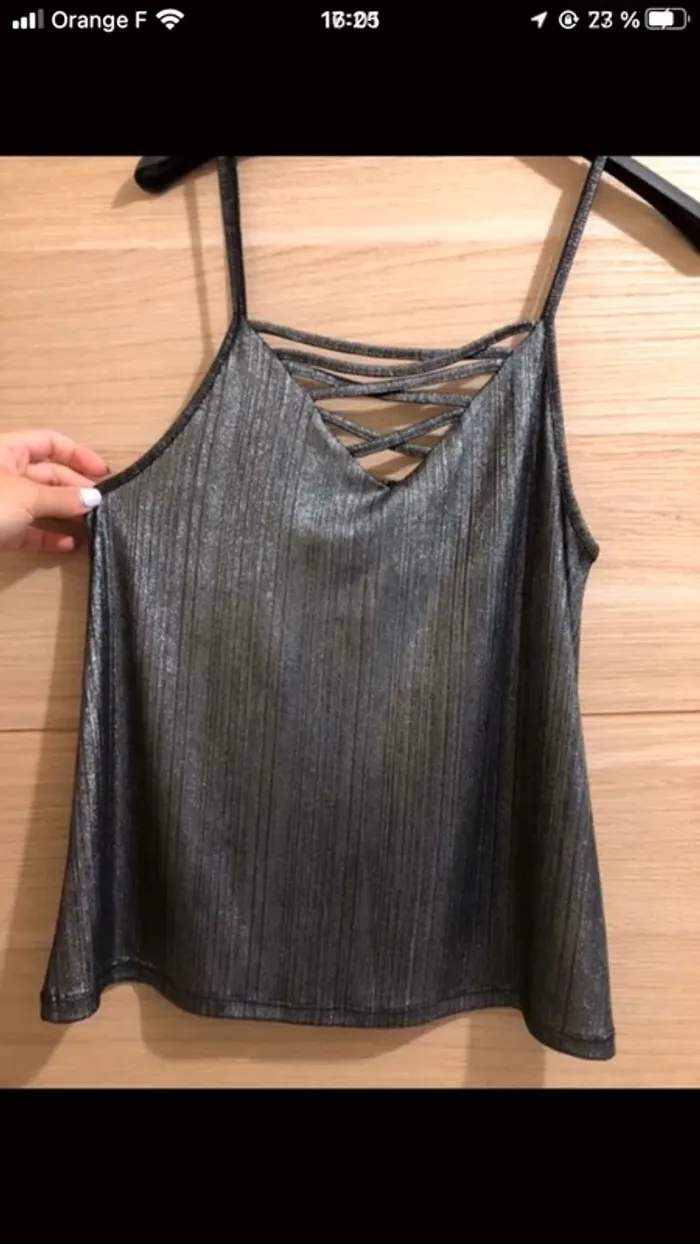 Débardeur top gris argenté croisé - photo numéro 2