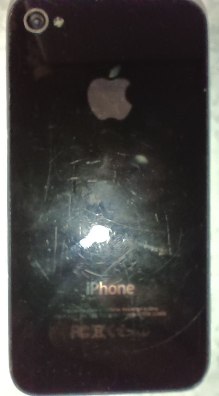 iPhone 4 en excellent état esthétique - photo numéro 2