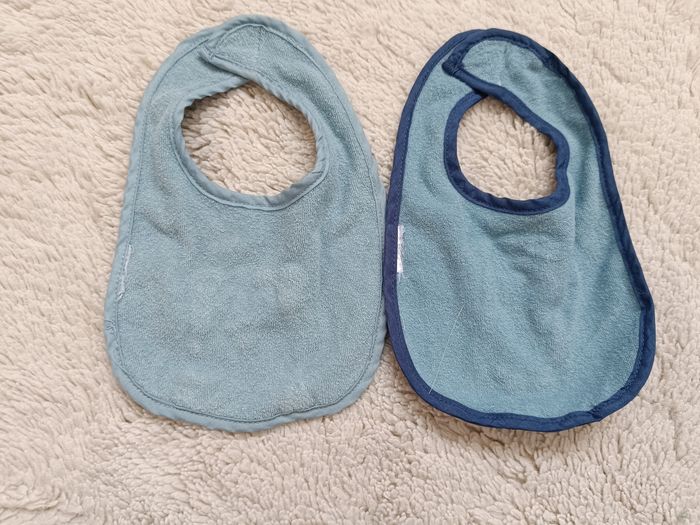 Lot 2 bavoirs - photo numéro 2