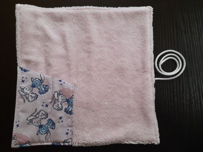 Serviette porte brosse à dents et dentifrice - photo numéro 2