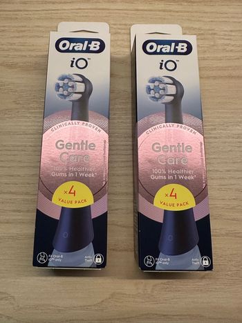 Lot de 8 brossettes Oral-B iO Gentle Care noir / black