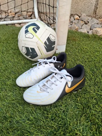 Crampon de foot nike taille 36