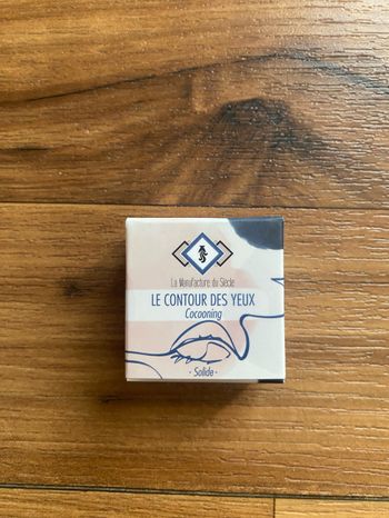 Contour des yeux solide