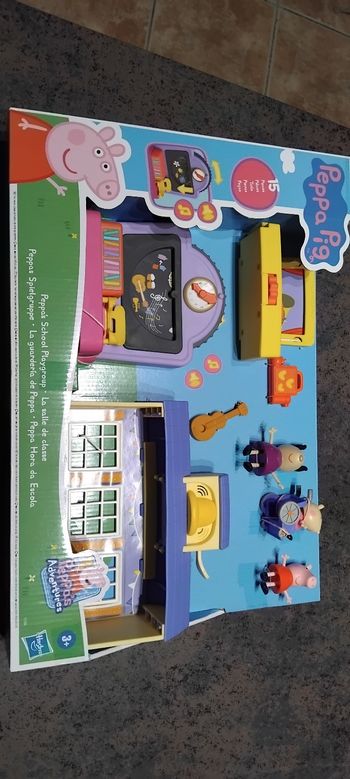 Peppa pig la salle de classe neuve