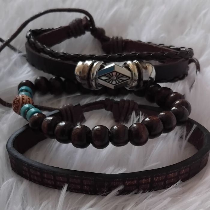 Lot de 6 bracelet hommes cuir marron - perles,plaque  etc - photo numéro 3