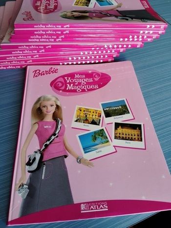 LOT Livre Barbie voyage magique