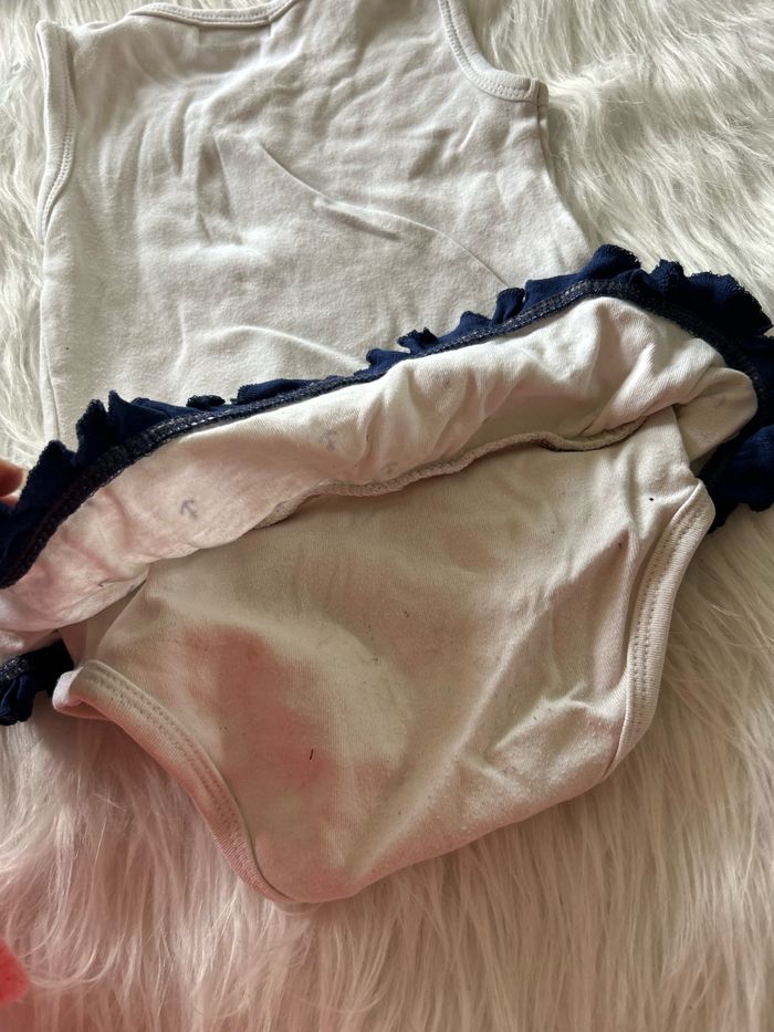 Bodie fille bougli bougla 🥰 taille 18 mois   Des taches par endroit comme le montre les photos - photo numéro 2