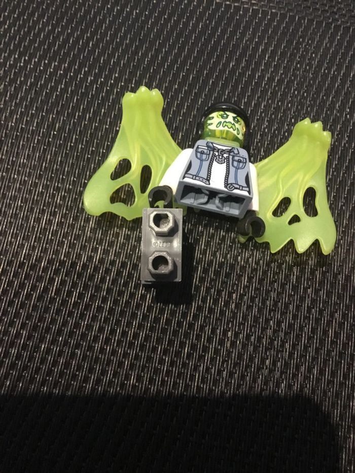 Lego Hidden Side Joey hs026 set 70421 minifigure mini figurine lego officiel - photo numéro 4