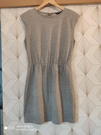 Robe d'été avec epaulettes