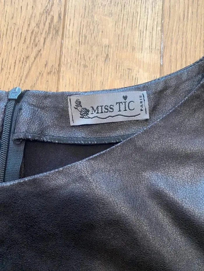 Robe sans manches enduite Miss Tic taille 42 - photo numéro 4