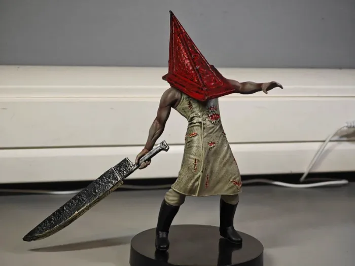 Figurine Silent Hill Pyramid head 18cm Neuve en boîte - photo numéro 2
