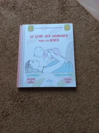 Livre des massages bebe
