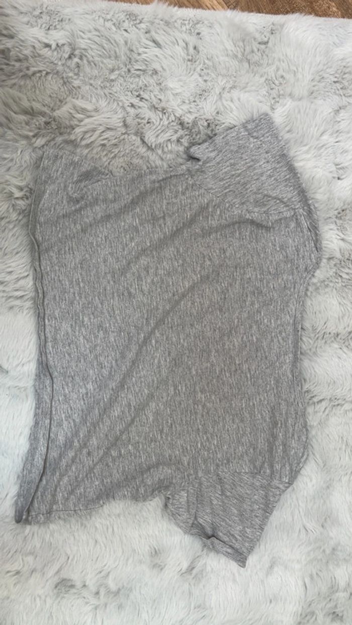Top gris - photo numéro 3