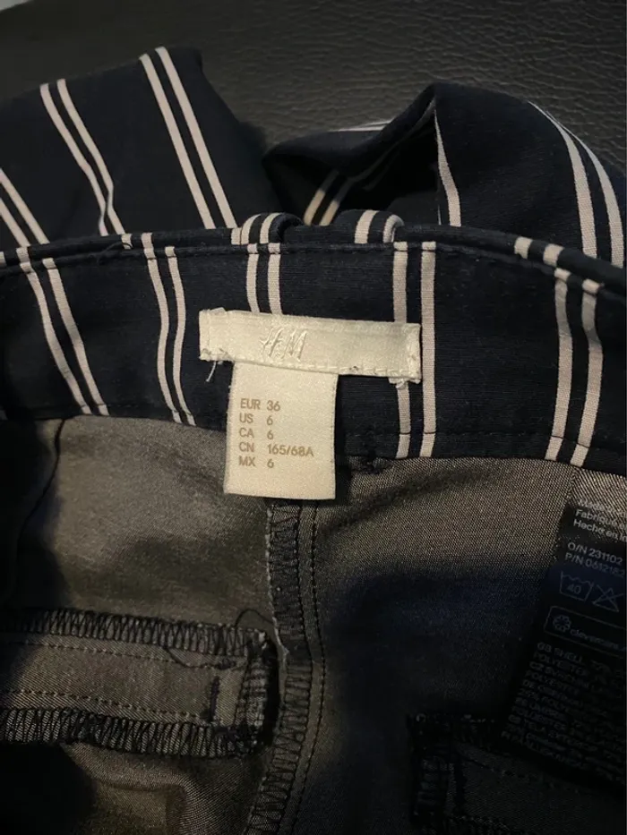 Pantalon bleu rayé blanc - photo numéro 3