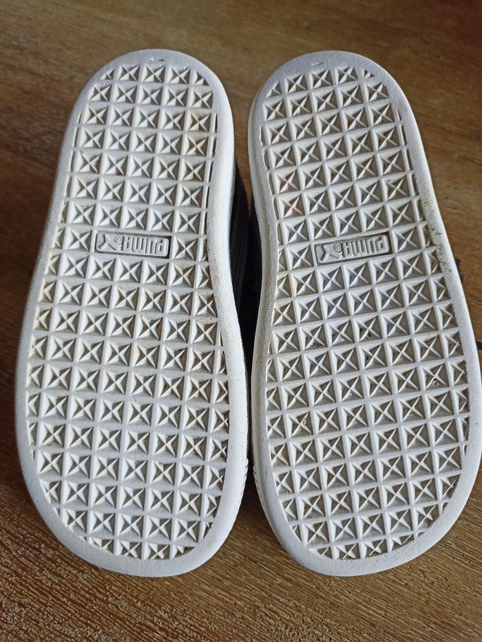 Chaussures enfant PUMA Suède taille 25 - photo numéro 10