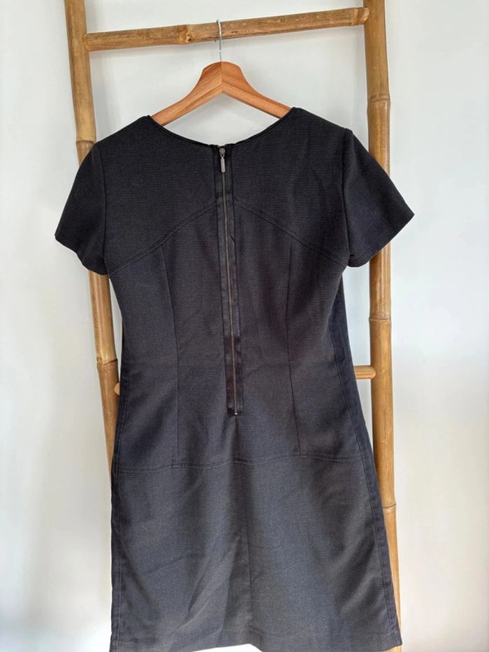 Robe gris foncée noire ajustée chattawak taille 38 - photo numéro 5