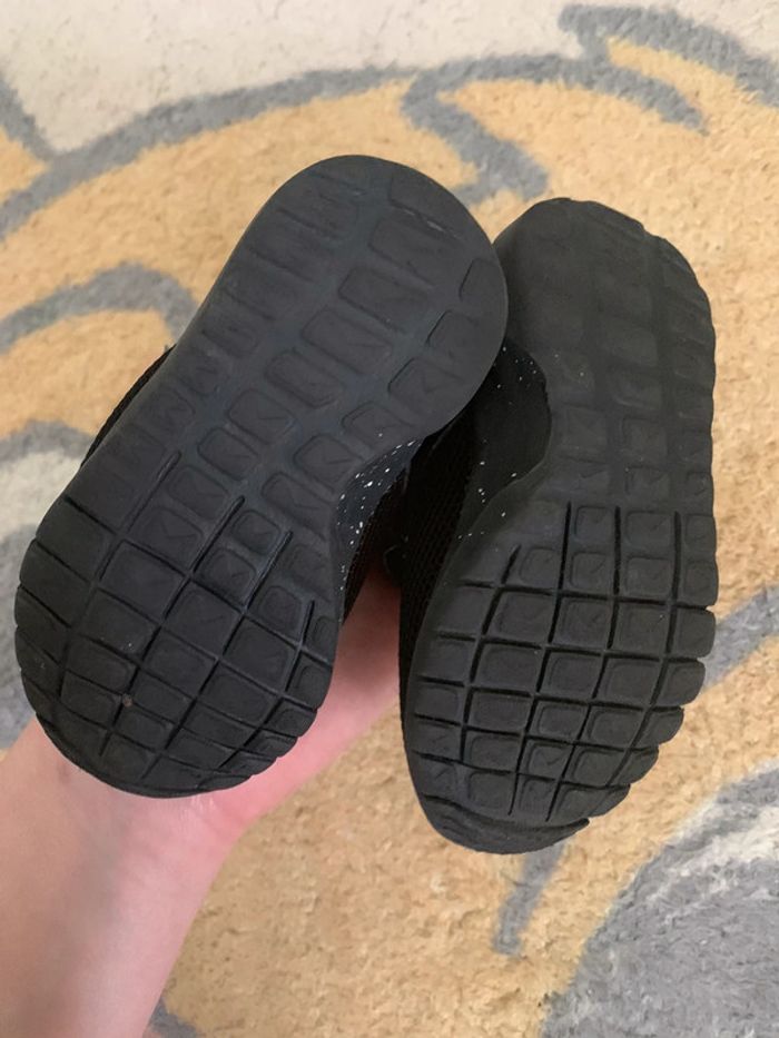 Chaussure pointure 21 - photo numéro 4