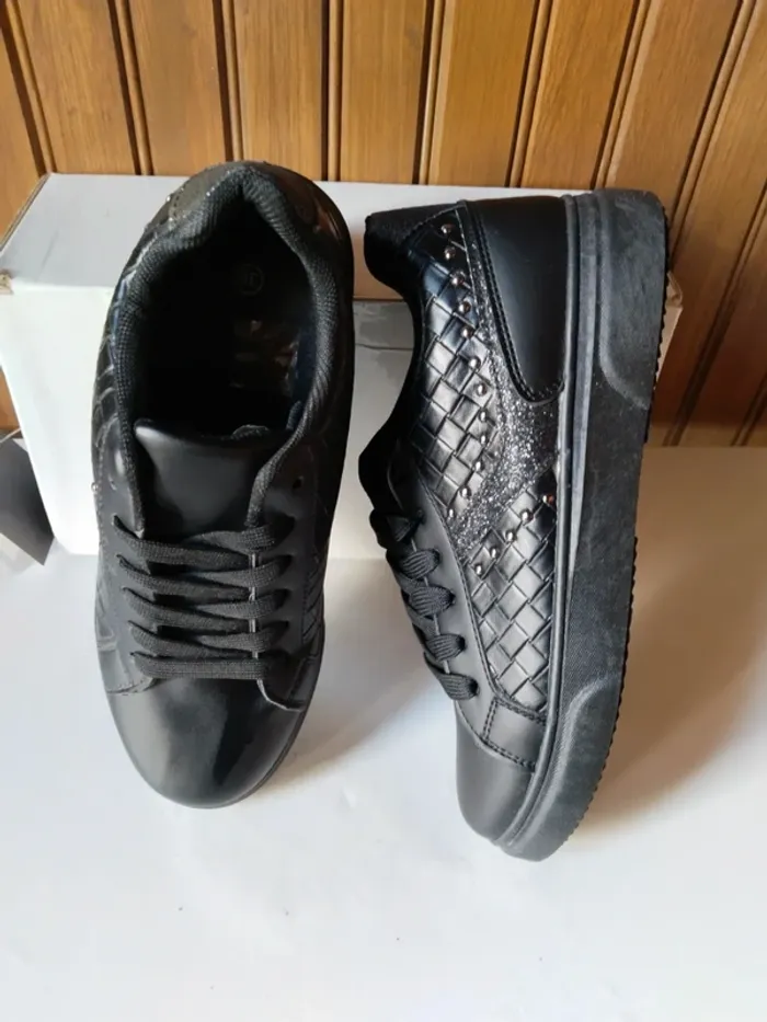 Jolies sneakers baskets femme pointure 36 - photo numéro 2