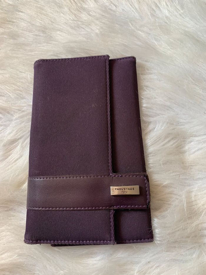 Grand porte feuille mauve paquetage