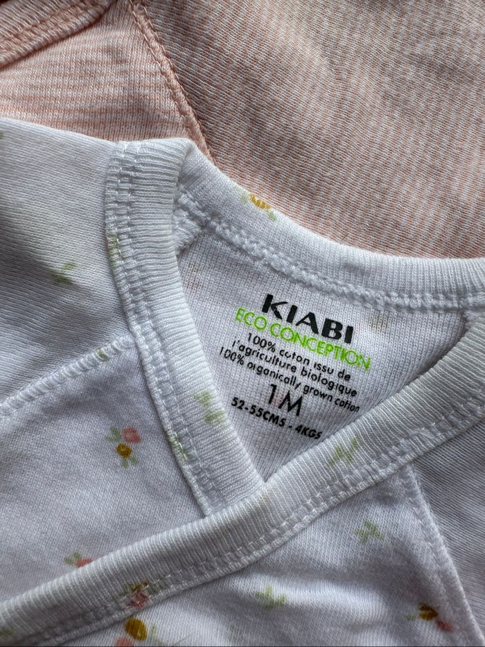 - 6 bodys MC toutes marques - 1 mois - Très bon état - photo numéro 2