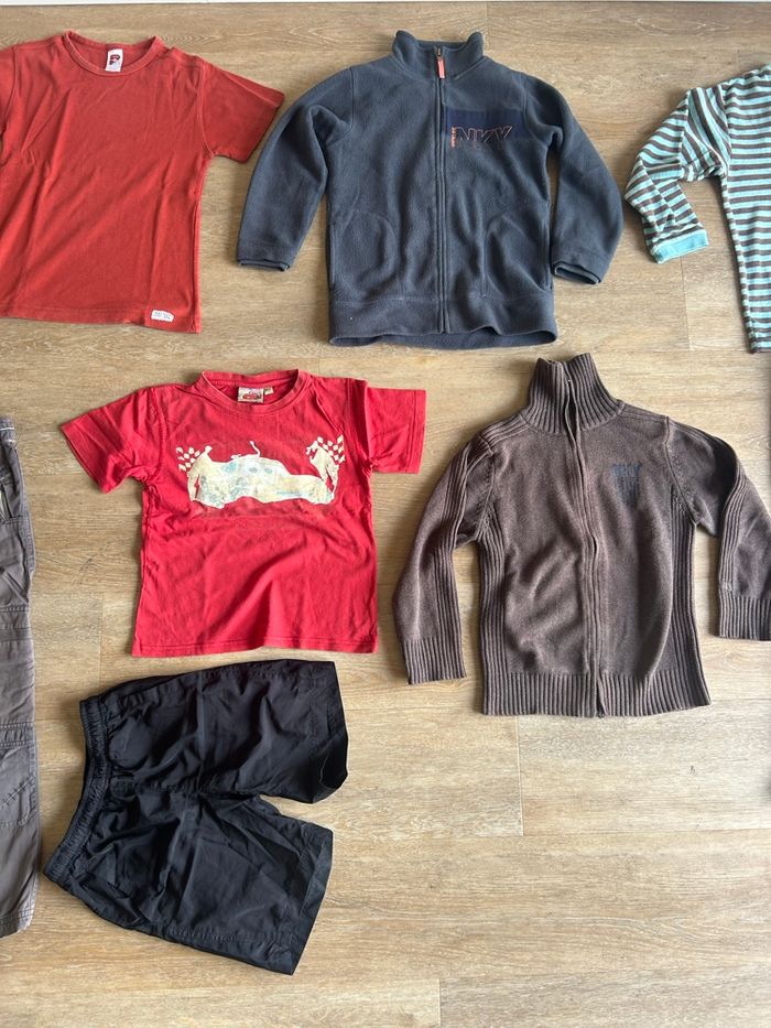 Lot vêtements garçon 8 ans – Chemises, polos, pulls, t-shirts - photo numéro 3