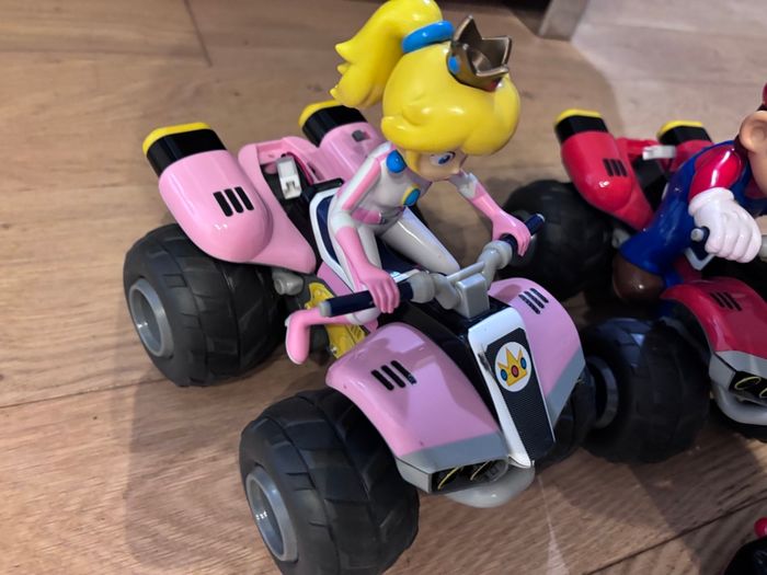 Quads radiocommandés Mario et Peach - photo numéro 2