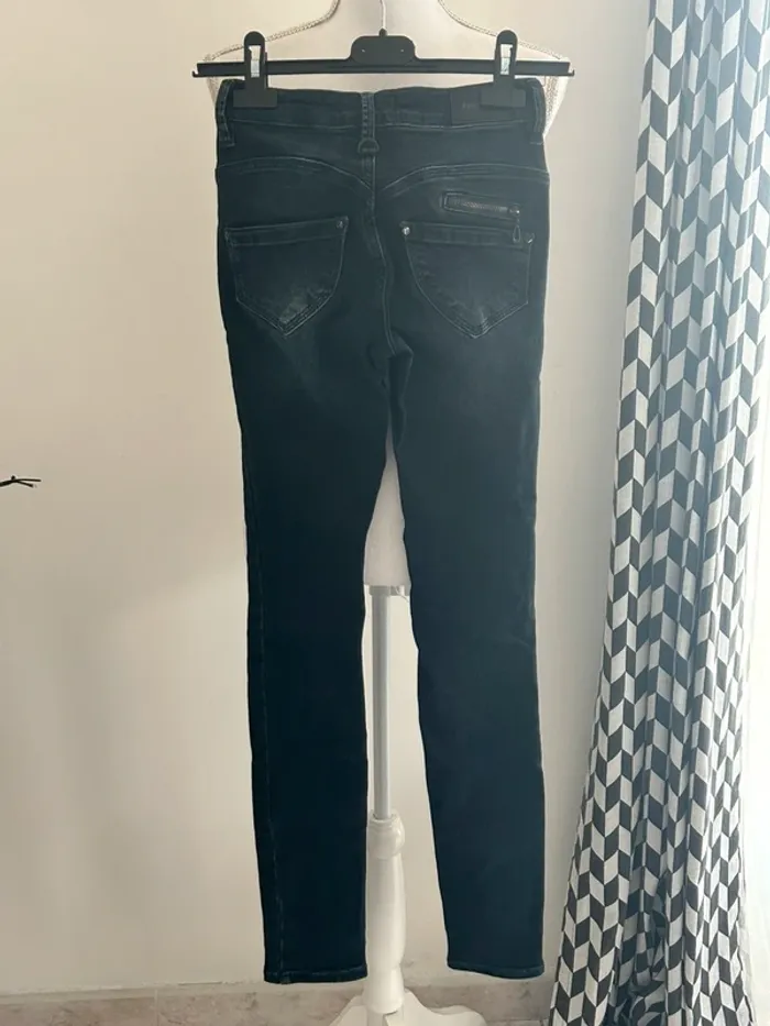 Jean Freeman T Porter taille 34 - photo numéro 3