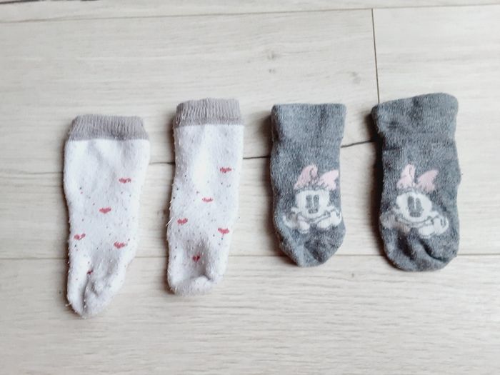 Vêtement bébé fille lot 2 paires de chaussettes pointure 10 - 12