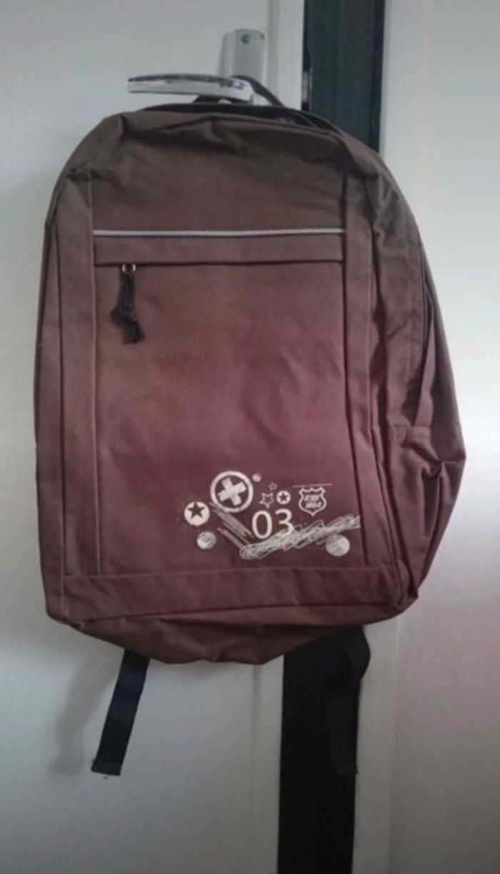 Sac à dos marron neuf