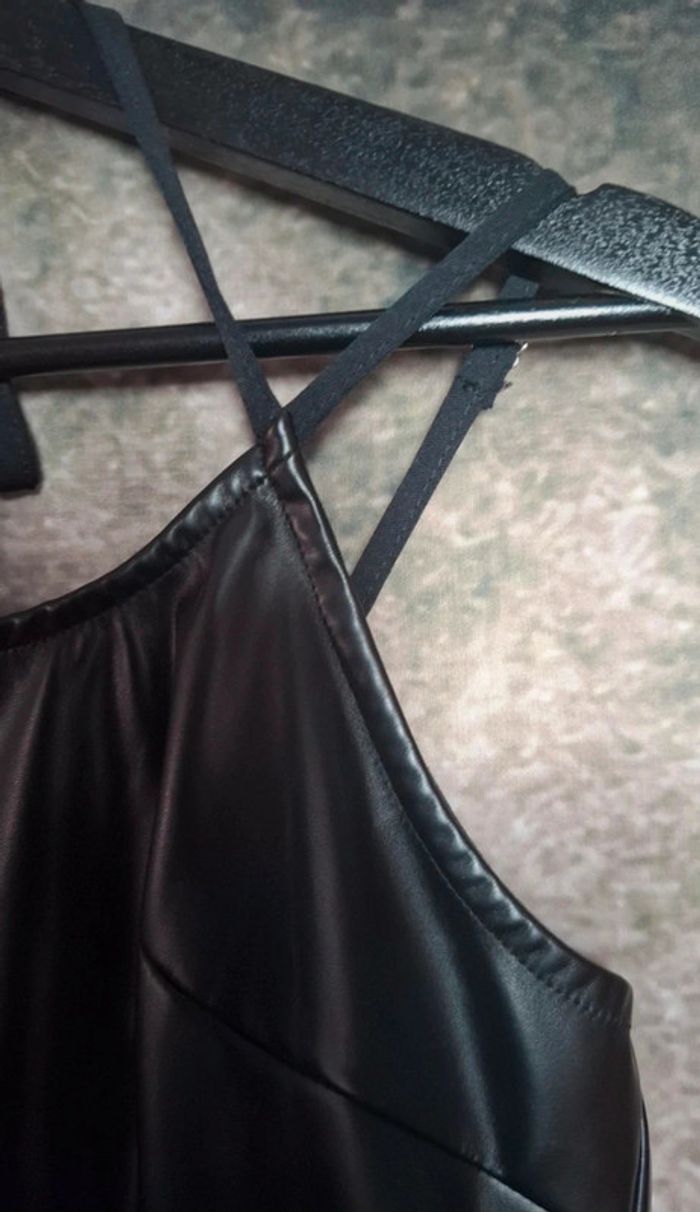 Robe noire séduisante - photo numéro 9