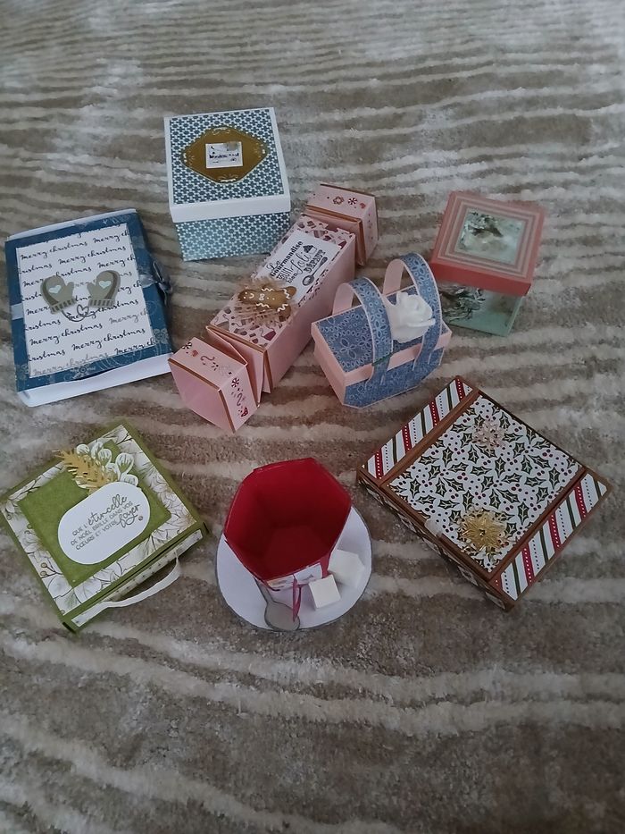 Lot 8 petits boîtes cadeaux multicolore - Artisan
