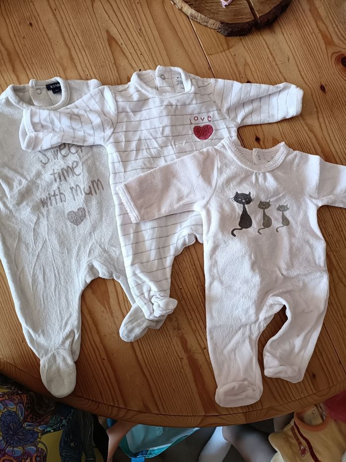 Pyjama bébé 1 mois possibilité de séparer le lot - photo numéro 3