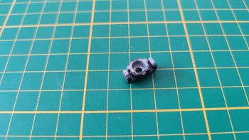 Fixation capot 2 pièce détachée miniature Bburago burago Porsche 911 Carrera 1993 noir 1/18 1/18e 1/