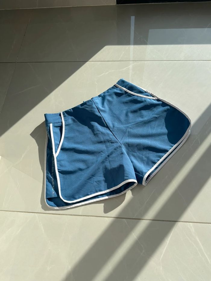 Short Hugo boss 14 ans - photo numéro 3